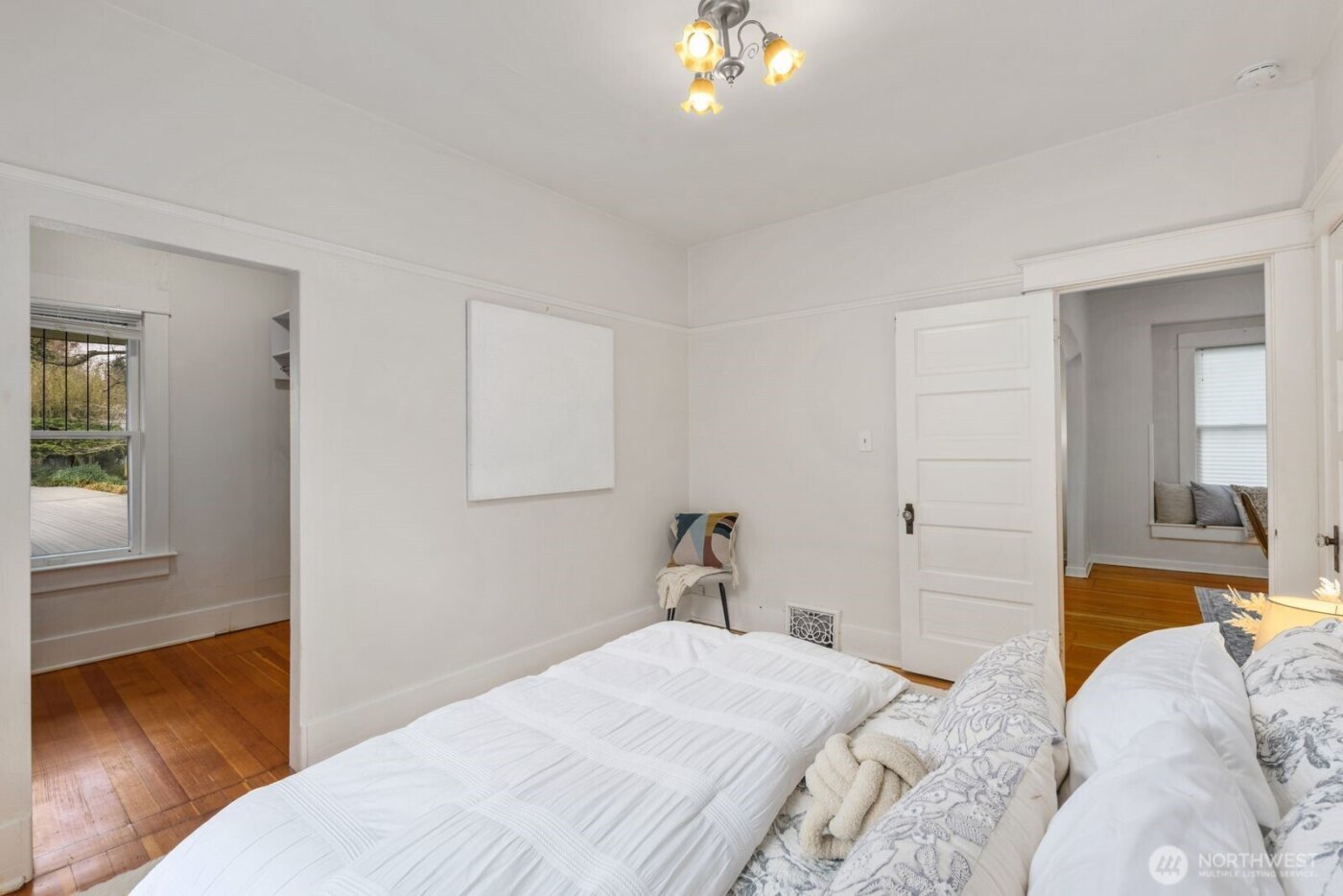 907 NW 61st Street , Seattle, WA 98107