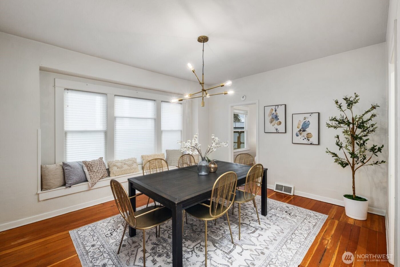 907 NW 61st Street , Seattle, WA 98107