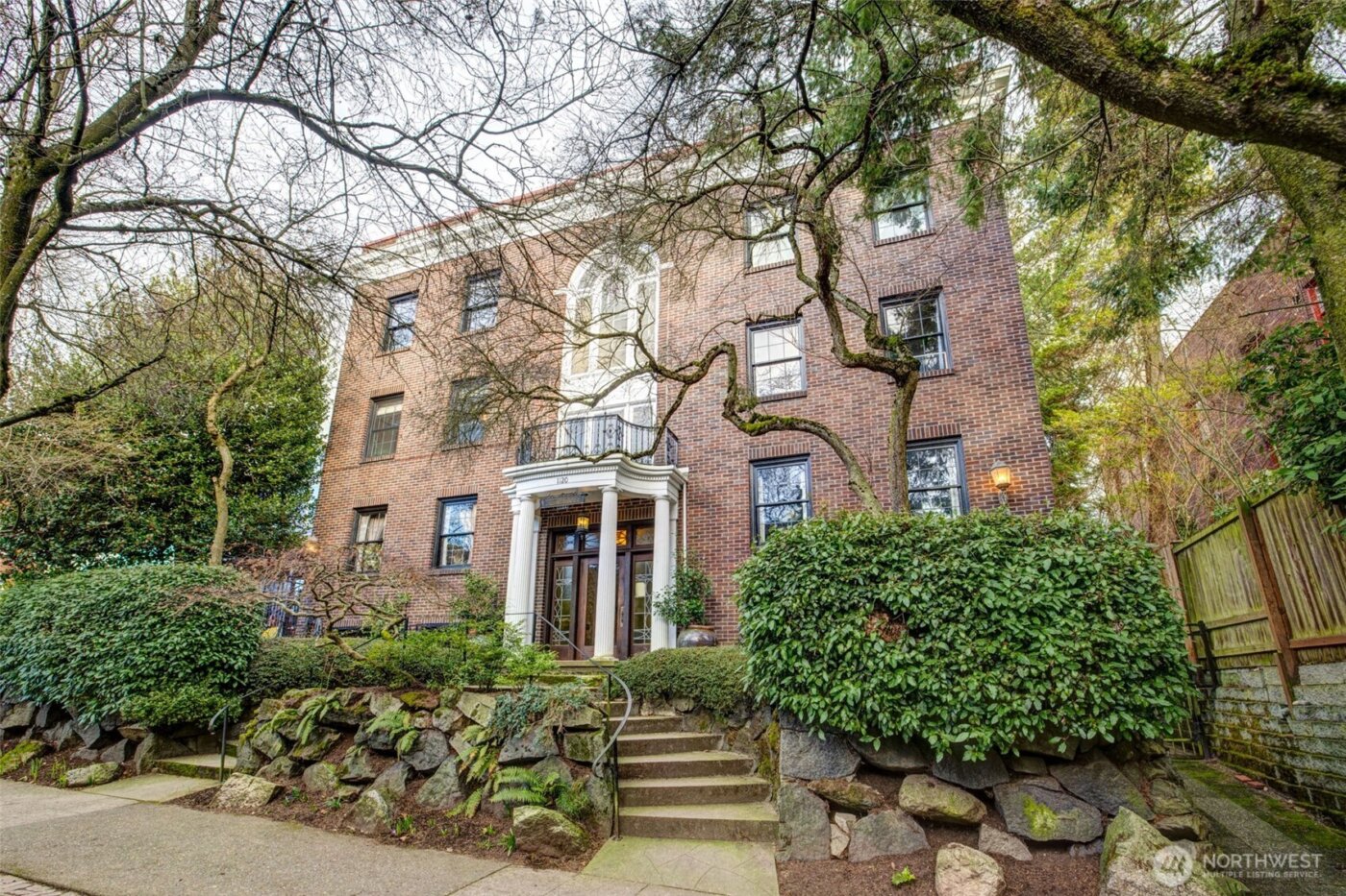 1120 17th Avenue #204, Seattle, WA 98122