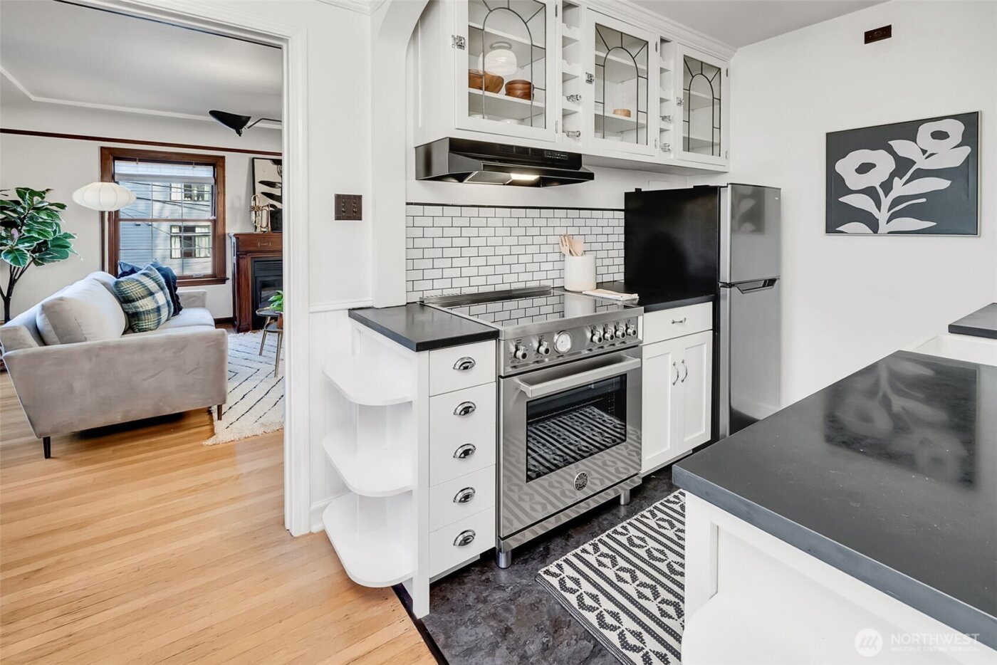 1120 17th Avenue #204, Seattle, WA 98122