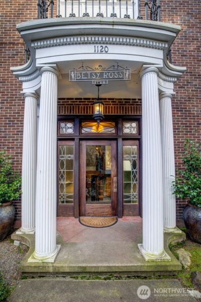 1120 17th Avenue #204, Seattle, WA 98122 - Photo 3