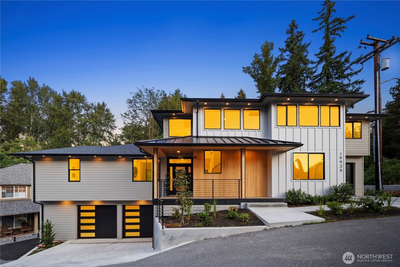 19926 68th Avenue NE, Kenmore, WA 98028