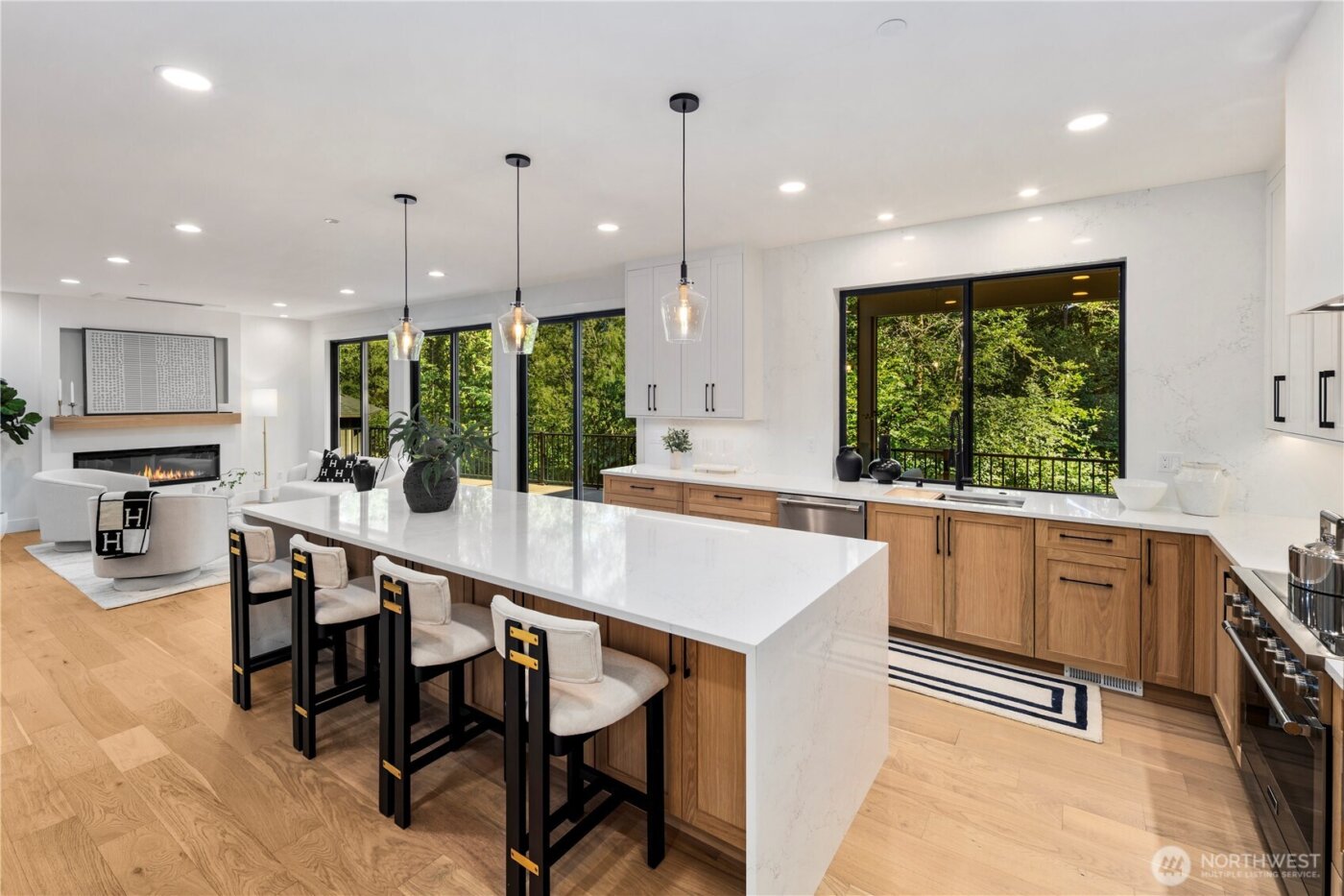 19926 68th Avenue NE, Kenmore, WA 98028