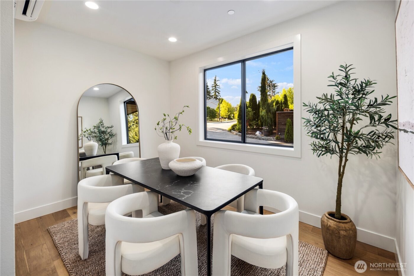 19926 68th Avenue NE, Kenmore, WA 98028