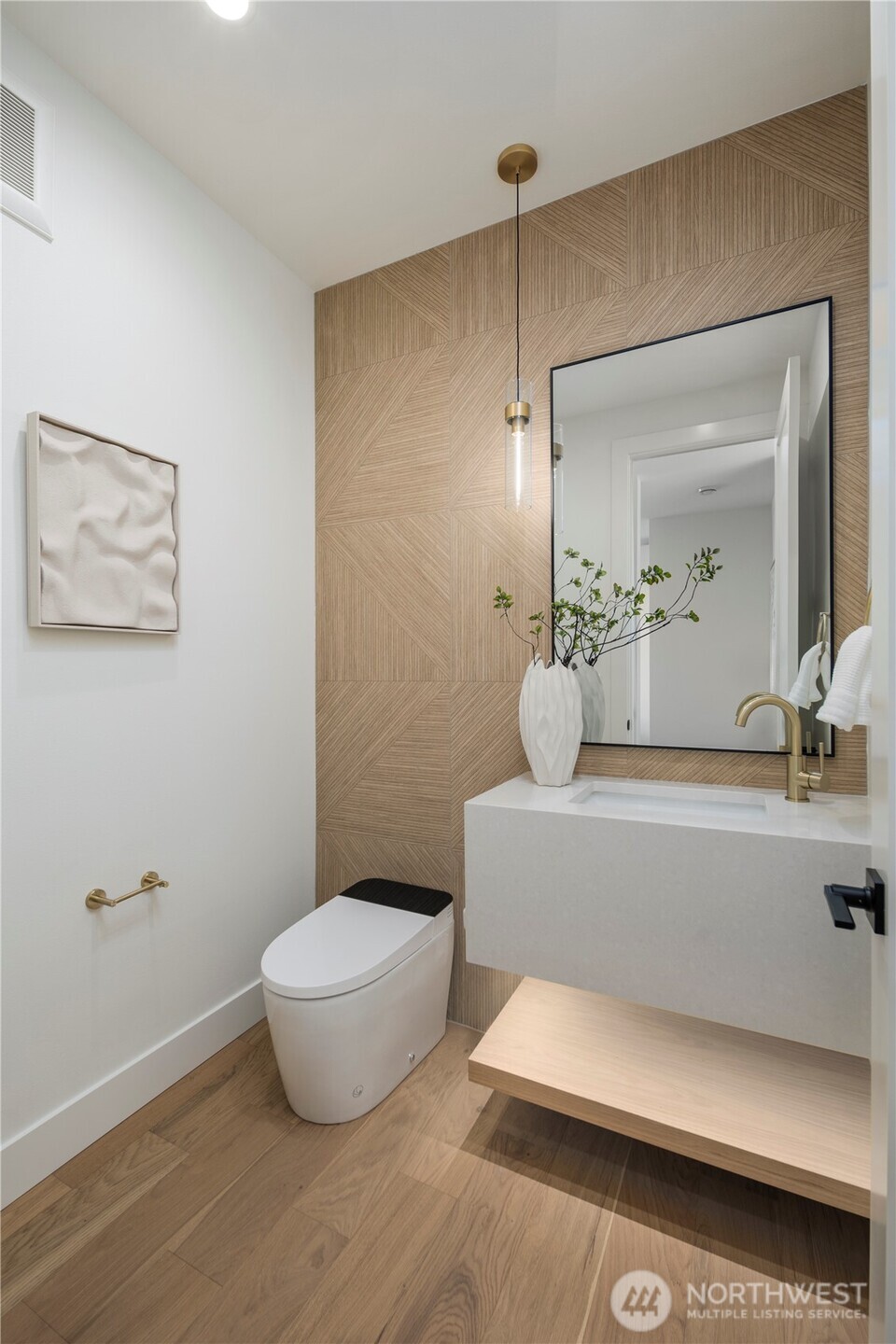 19926 68th Avenue NE, Kenmore, WA 98028