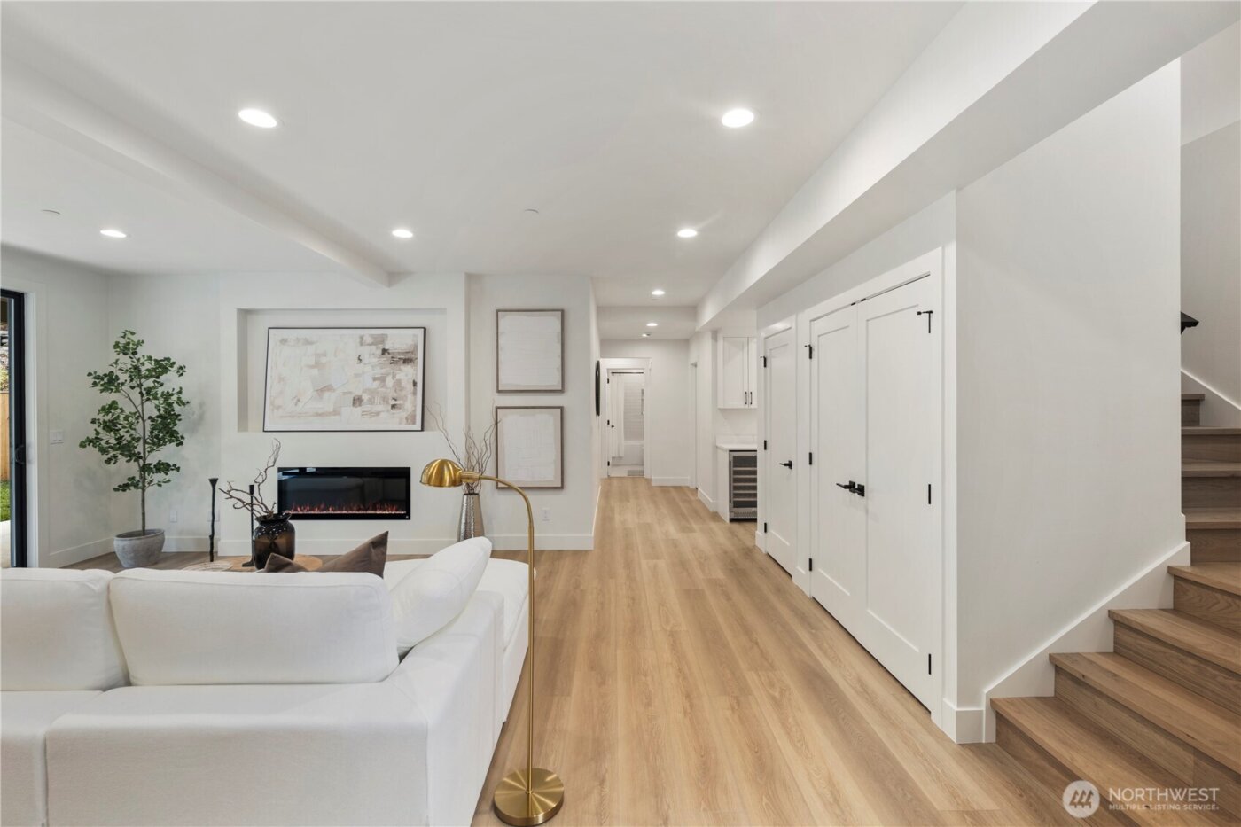 19926 68th Avenue NE, Kenmore, WA 98028