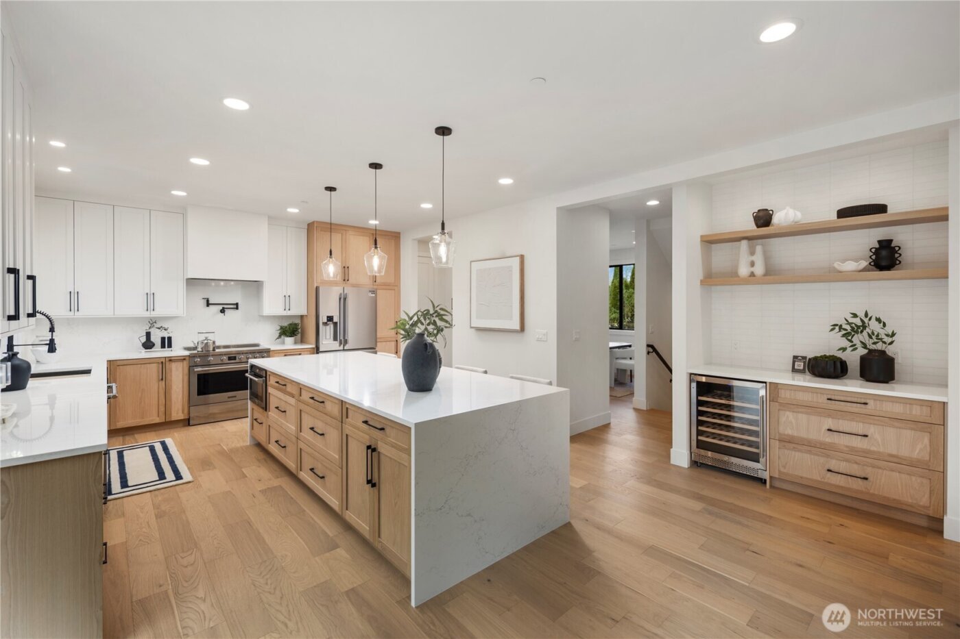 19926 68th Avenue NE, Kenmore, WA 98028