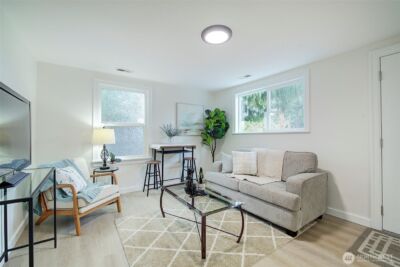 10231 36th Avenue SW, Seattle, WA 98146 - Photo 2