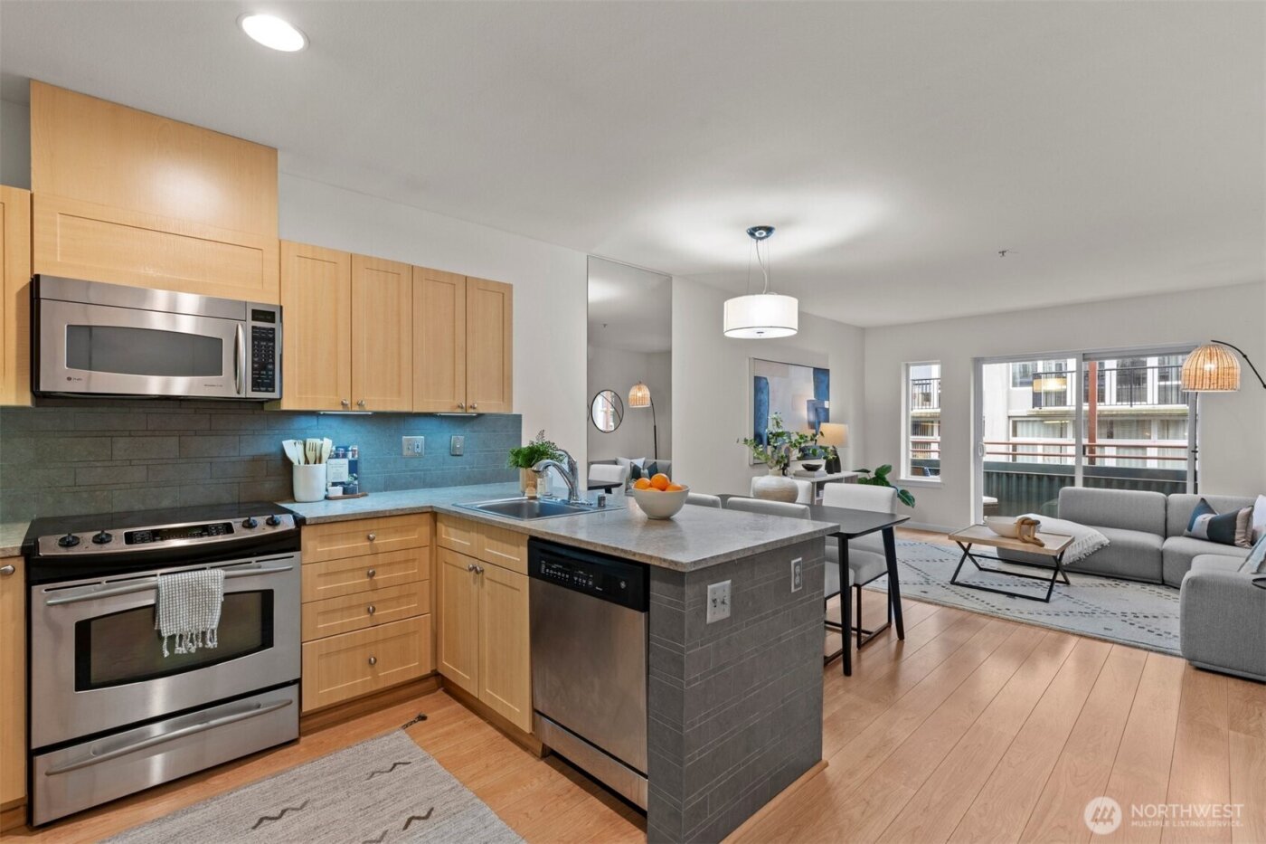 2717 Western Avenue #624, Seattle, WA 98121