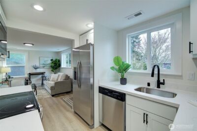 10231 36th Avenue SW, Seattle, WA 98146 - Photo 4