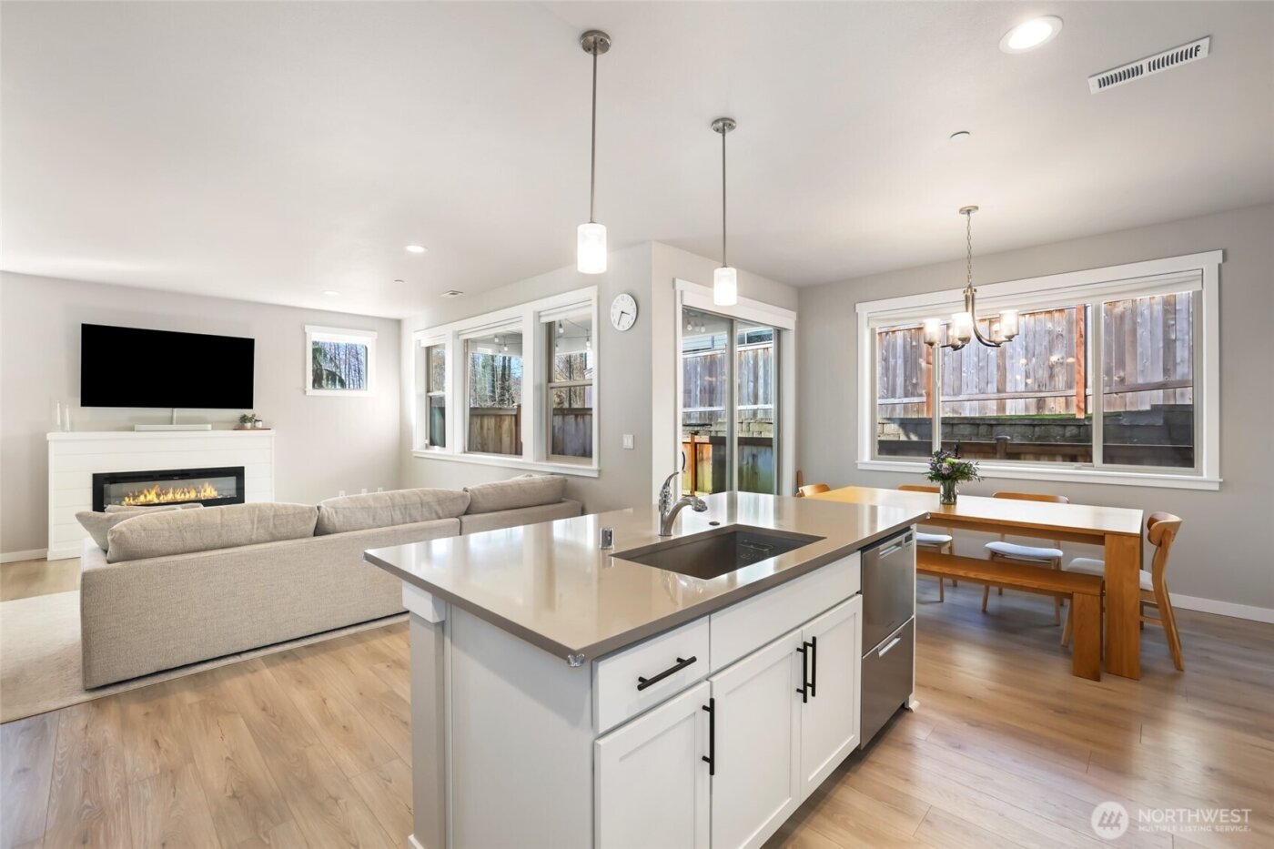 10445 11th Street E, Edgewood, WA 98372