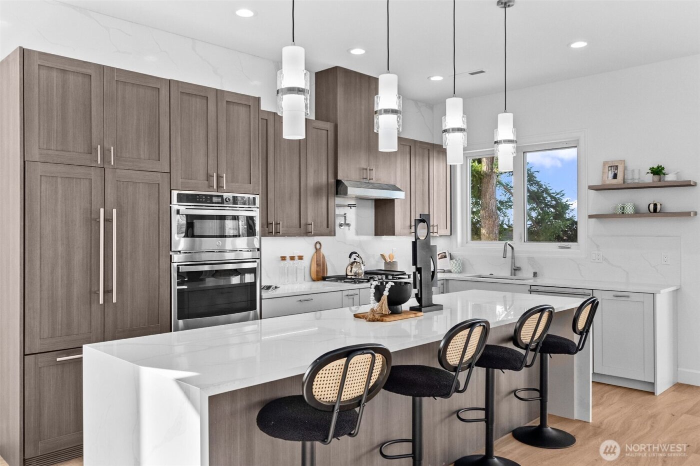 437 Hazel Avenue N, Kent, WA 98030