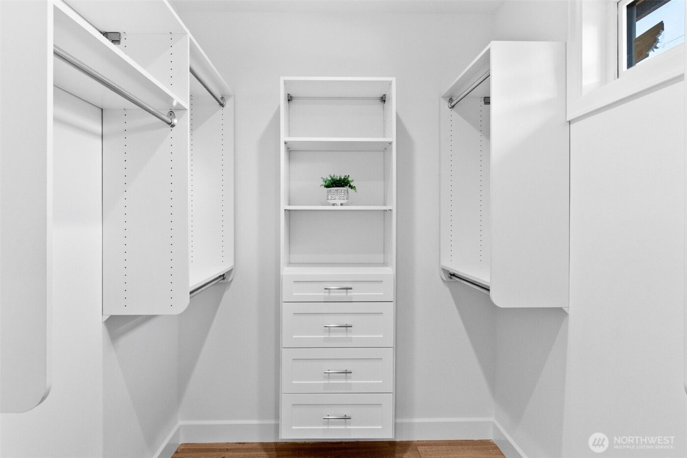 437 Hazel Avenue N, Kent, WA 98030