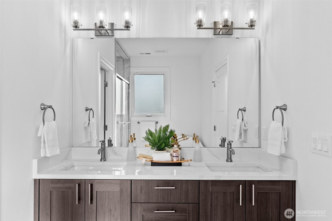 437 Hazel Avenue N, Kent, WA 98030