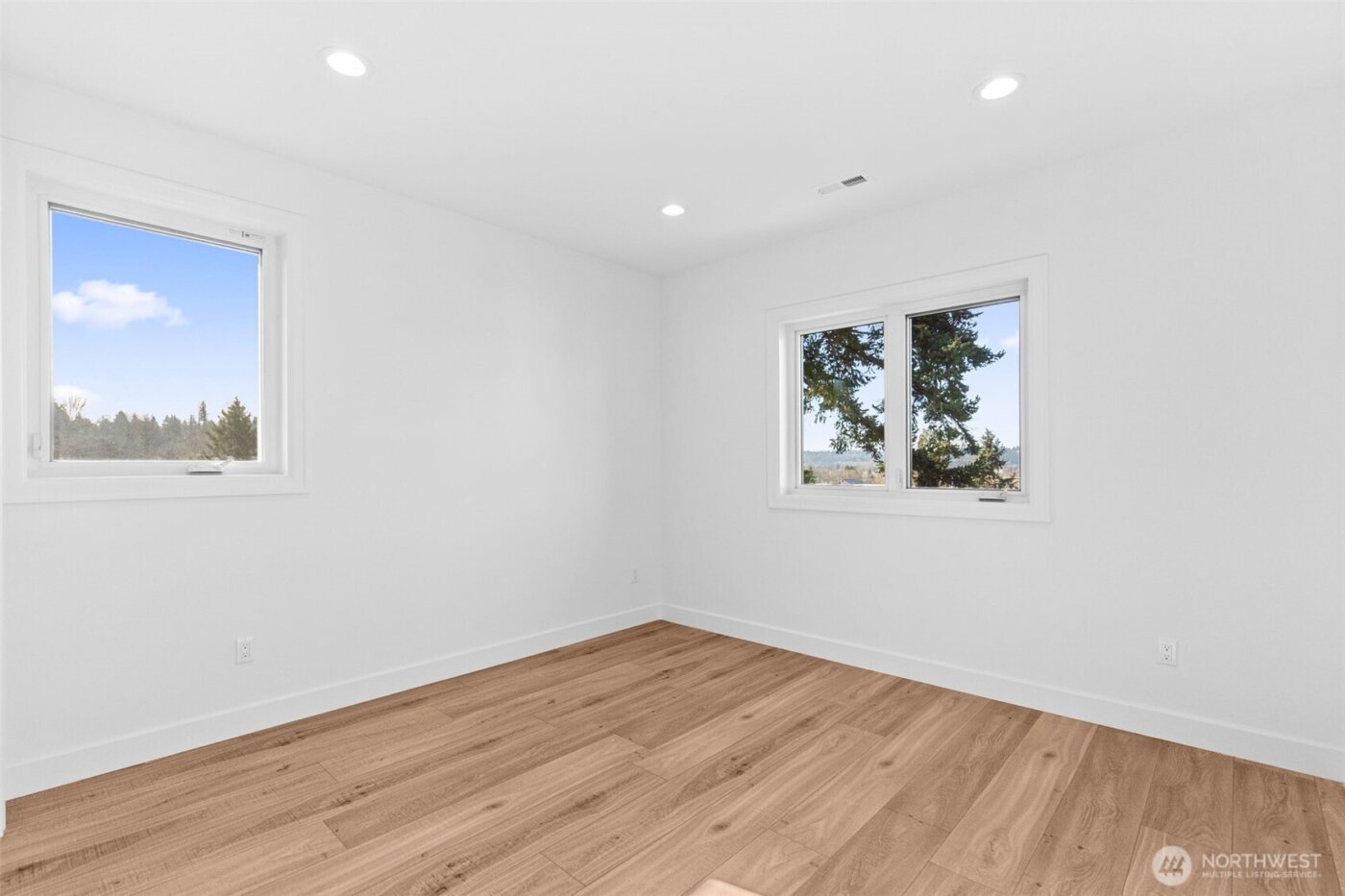 437 Hazel Avenue N, Kent, WA 98030