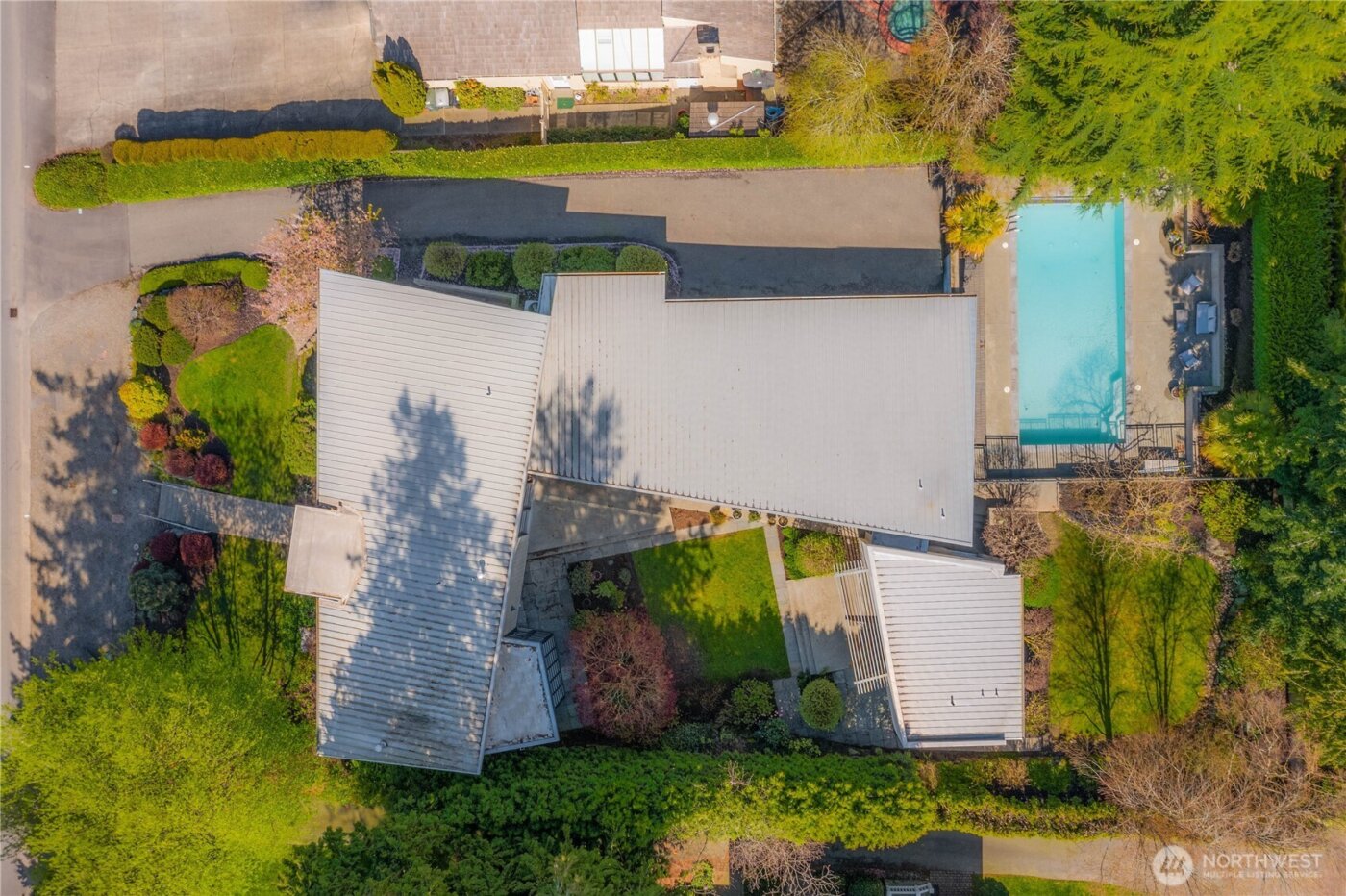 4218 92nd Avenue NE, Yarrow Point, WA 98004