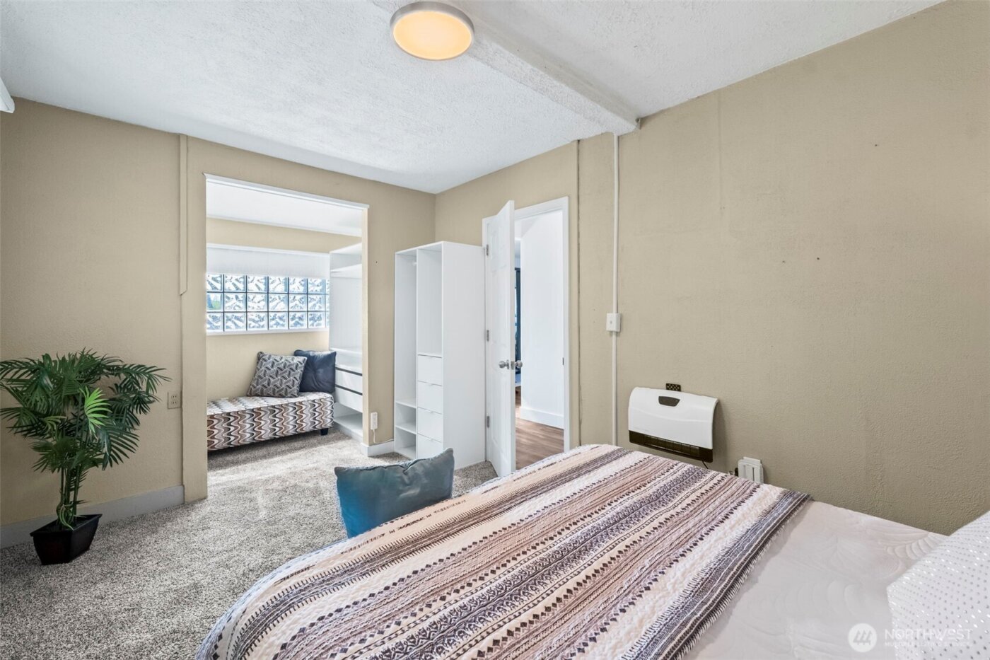 303 Puyallup Street , Steilacoom, WA 98388