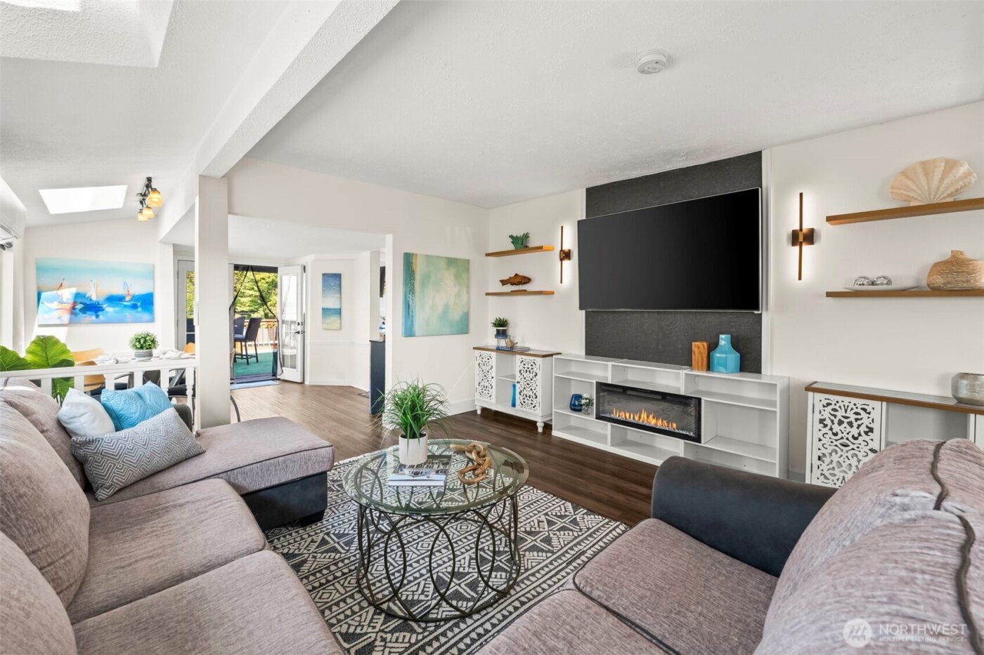 303 Puyallup Street , Steilacoom, WA 98388