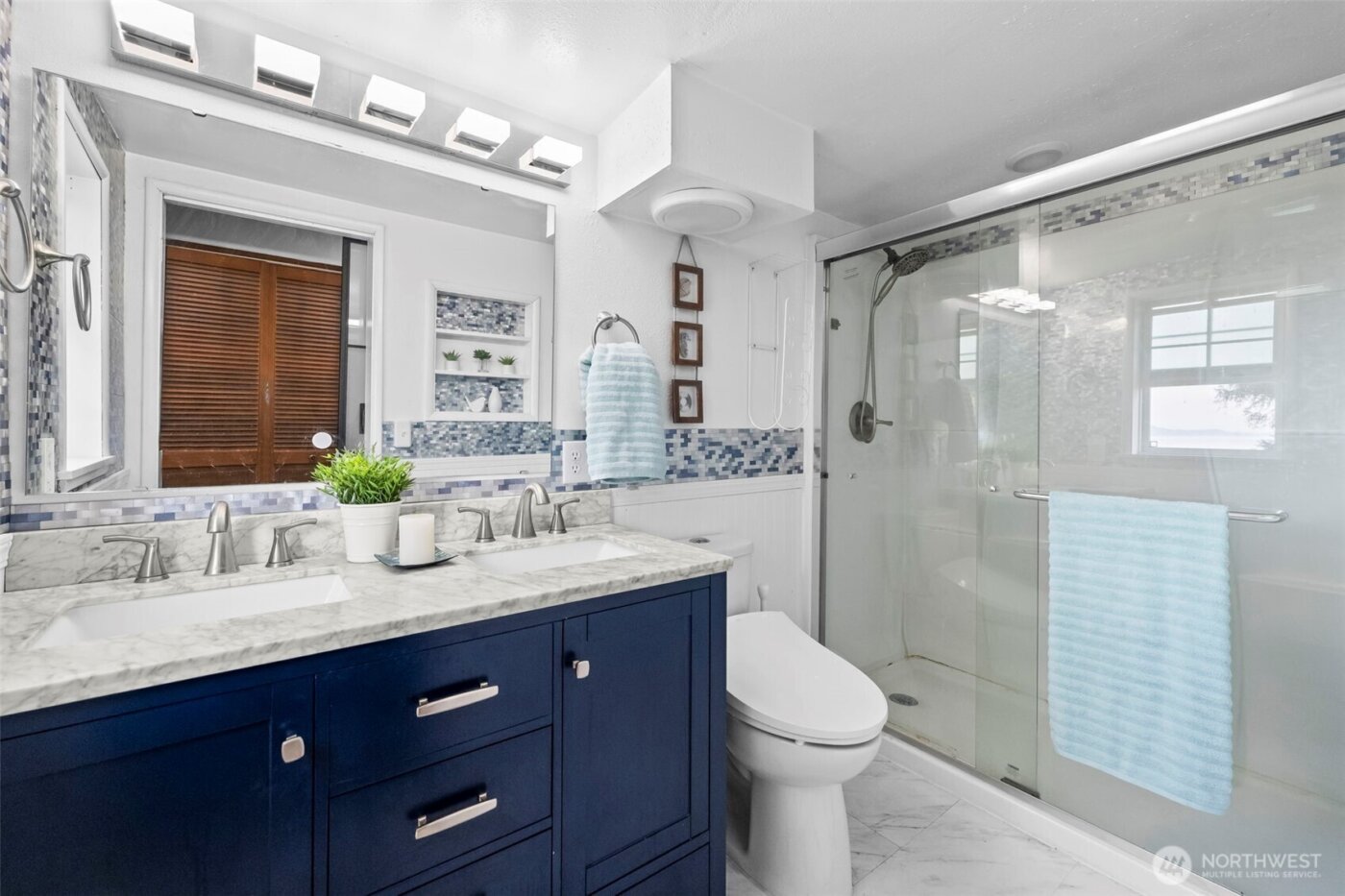 303 Puyallup Street , Steilacoom, WA 98388