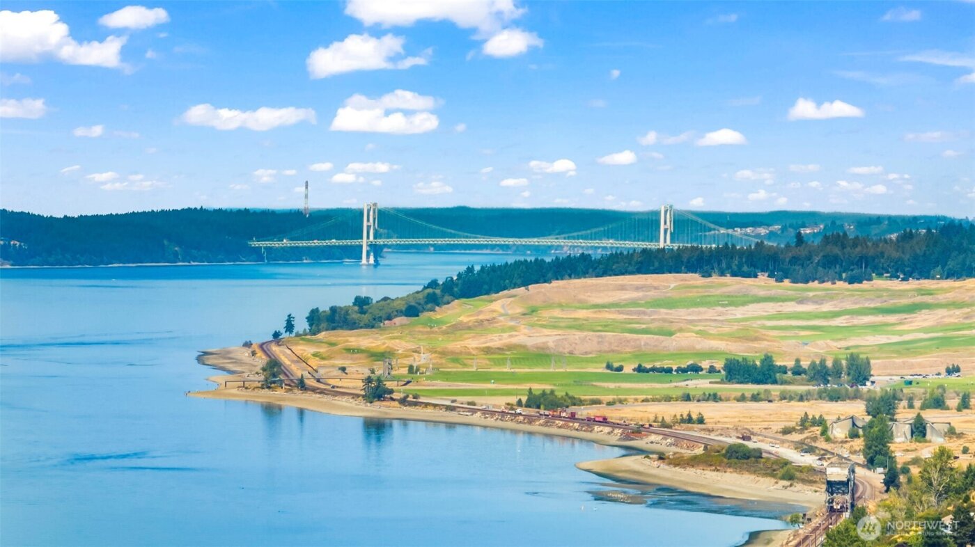 303 Puyallup Street , Steilacoom, WA 98388