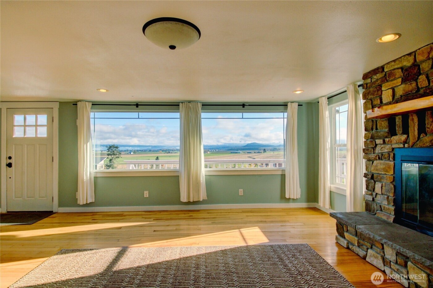 18122 Best Road , Mount Vernon, WA 98273