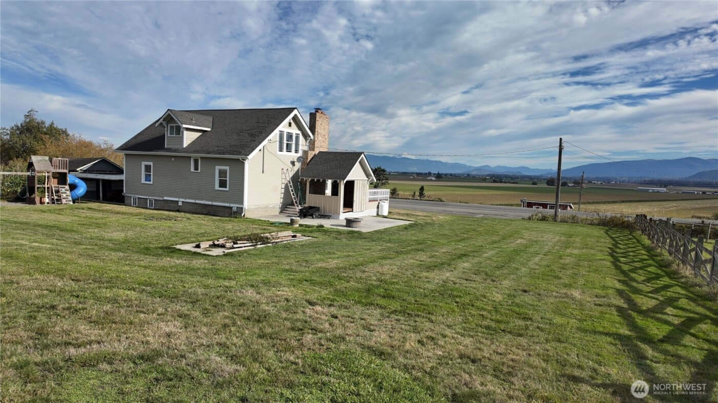 18122 Best Road , Mount Vernon, WA 98273