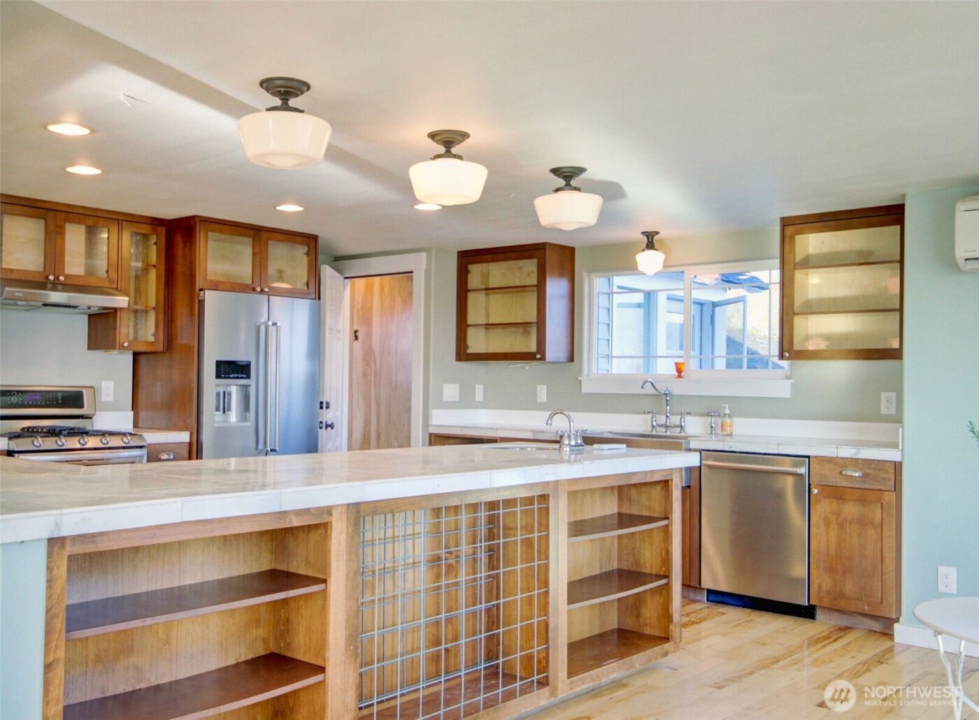 18122 Best Road , Mount Vernon, WA 98273