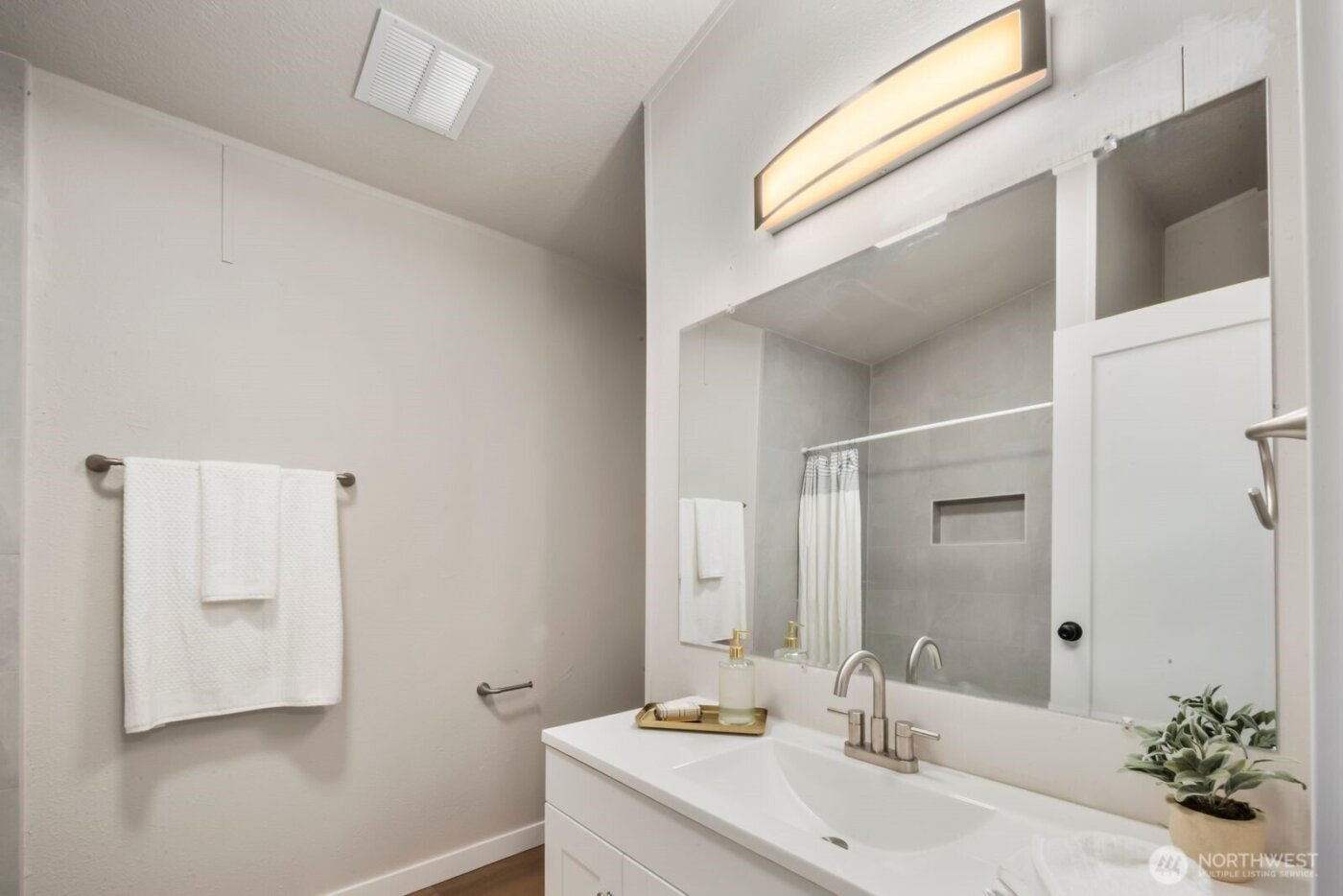 1810 193rd Avenue SW, Lakebay, WA 98349-9423