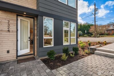 7324 7th Place SW #B, Seattle, WA 98106 - Photo 2