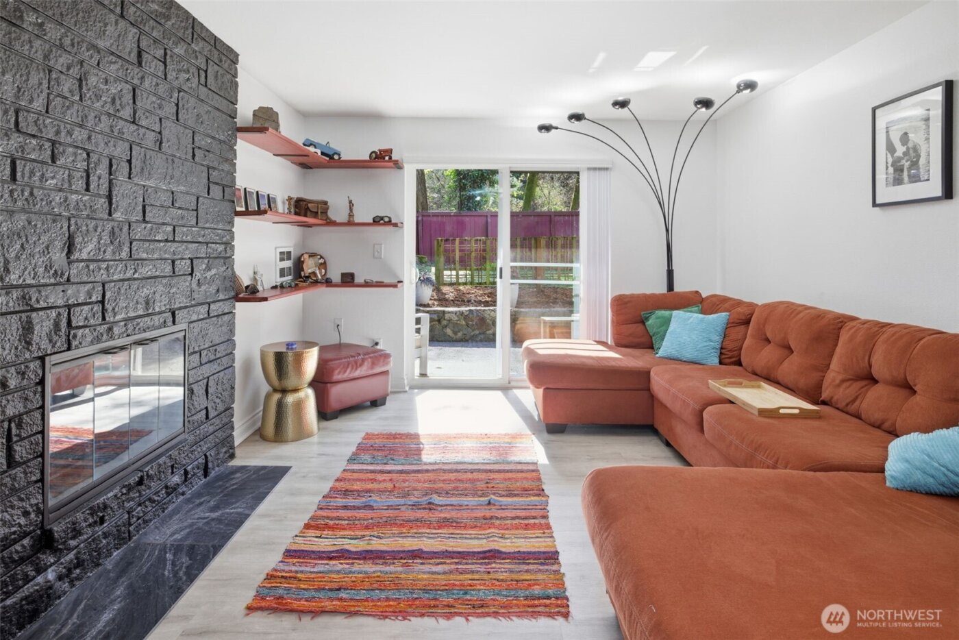 4525 S Henderson Street #102, Seattle, WA 98118-4943