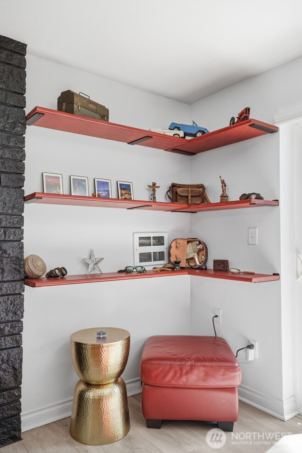 4525 S Henderson Street #102, Seattle, WA 98118-4943