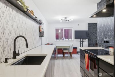 4525 S Henderson Street #102, Seattle, WA 98118-4943 - Photo 3