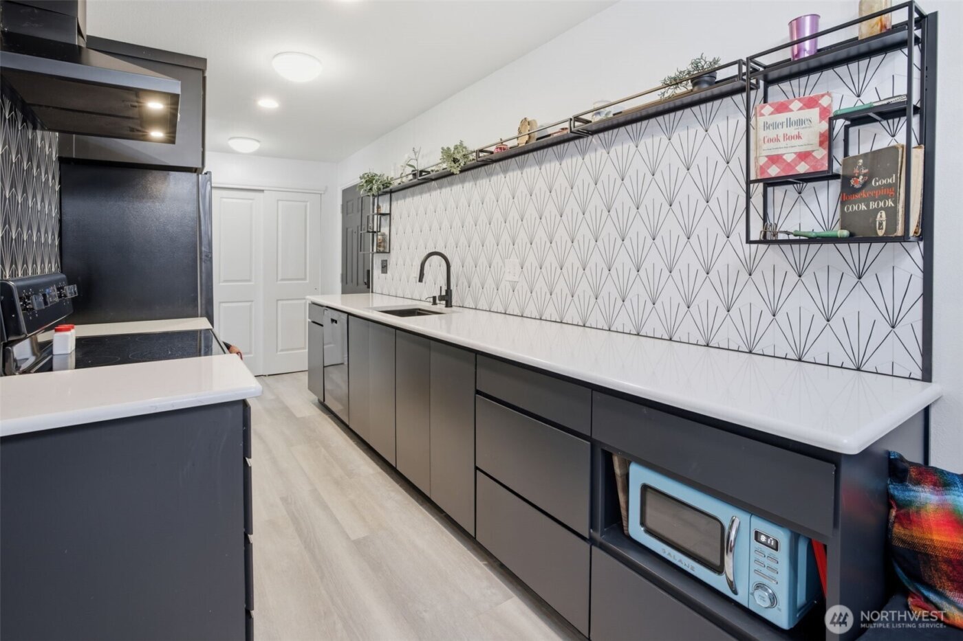 4525 S Henderson Street #102, Seattle, WA 98118-4943