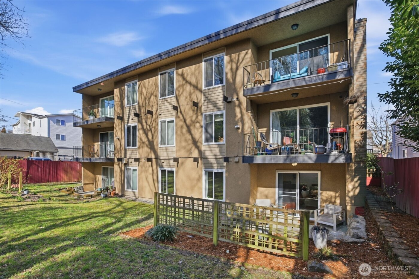 4525 S Henderson Street #102, Seattle, WA 98118-4943