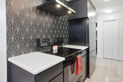 4525 S Henderson Street #102, Seattle, WA 98118-4943 - Photo 5