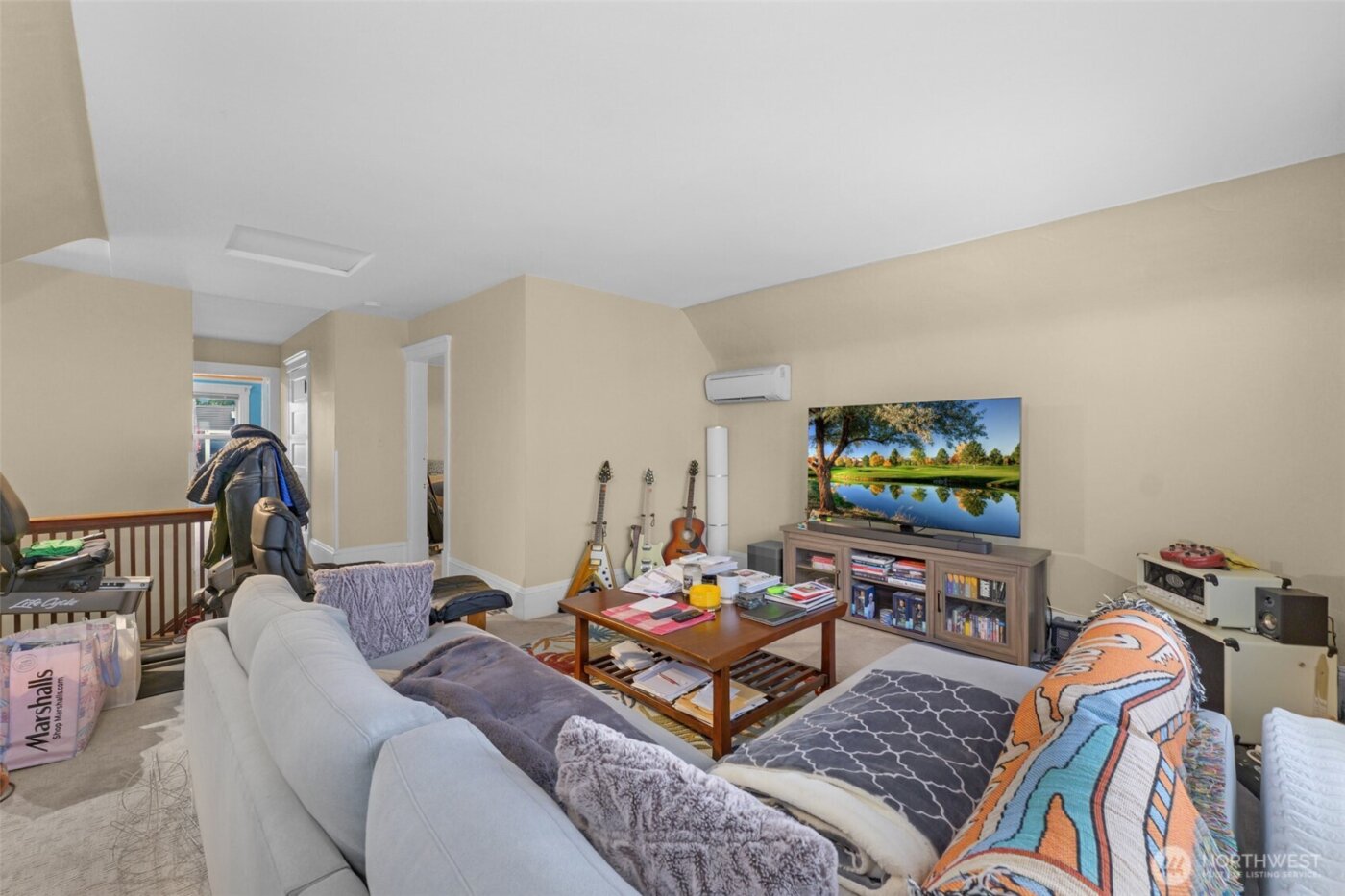 708 Warren Avenue N, Seattle, WA 98109