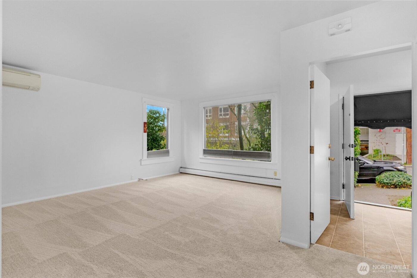 708 Warren Avenue N, Seattle, WA 98109