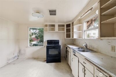 11716 16th Avenue NE, Seattle, WA 98125 - Photo 12