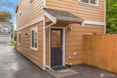 9418 Fremont Avenue N, Seattle, WA 98103 - Photo 21