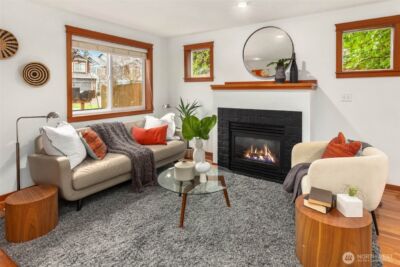 9418 Fremont Avenue N, Seattle, WA 98103 - Photo 3