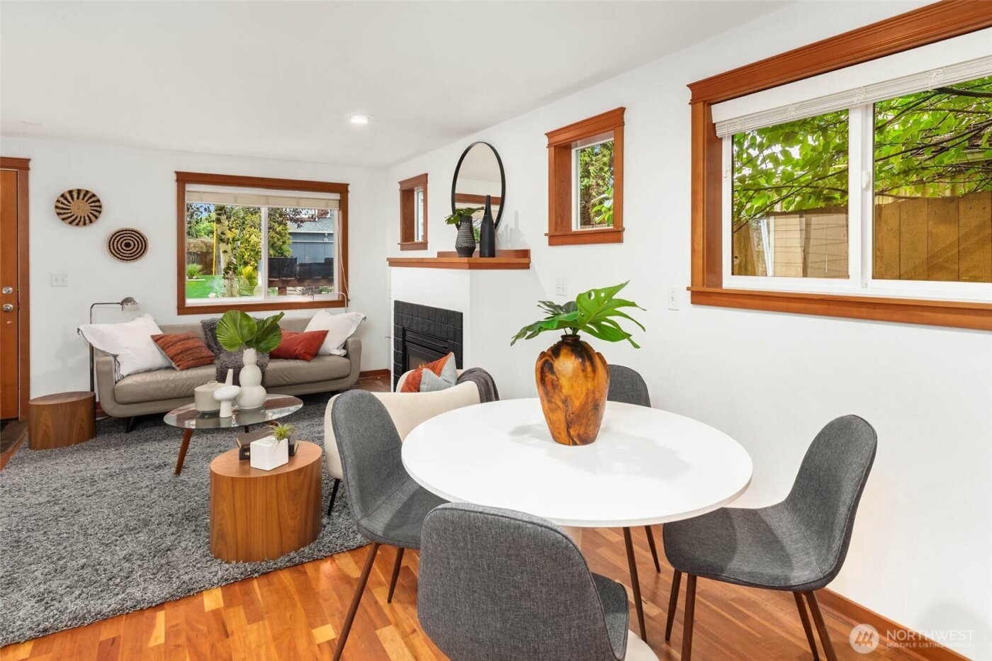 9418 Fremont Avenue N, Seattle, WA 98103