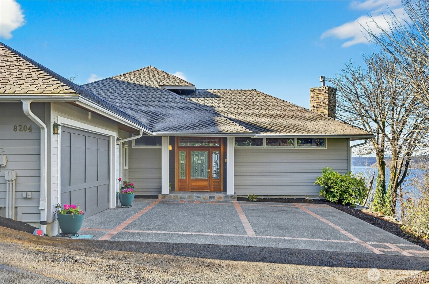 8204 East Side Drive NE, Tacoma, WA 98422