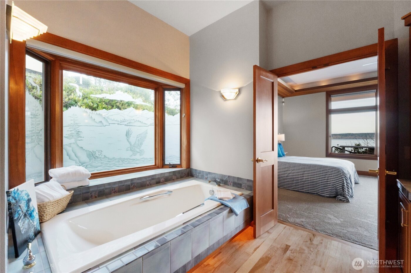 8204 East Side Drive NE, Tacoma, WA 98422