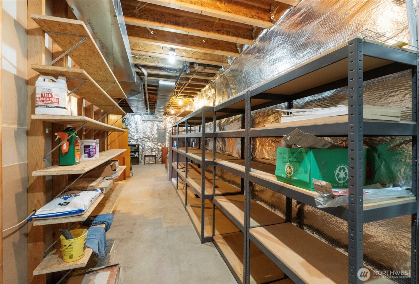 8204 East Side Drive NE, Tacoma, WA 98422