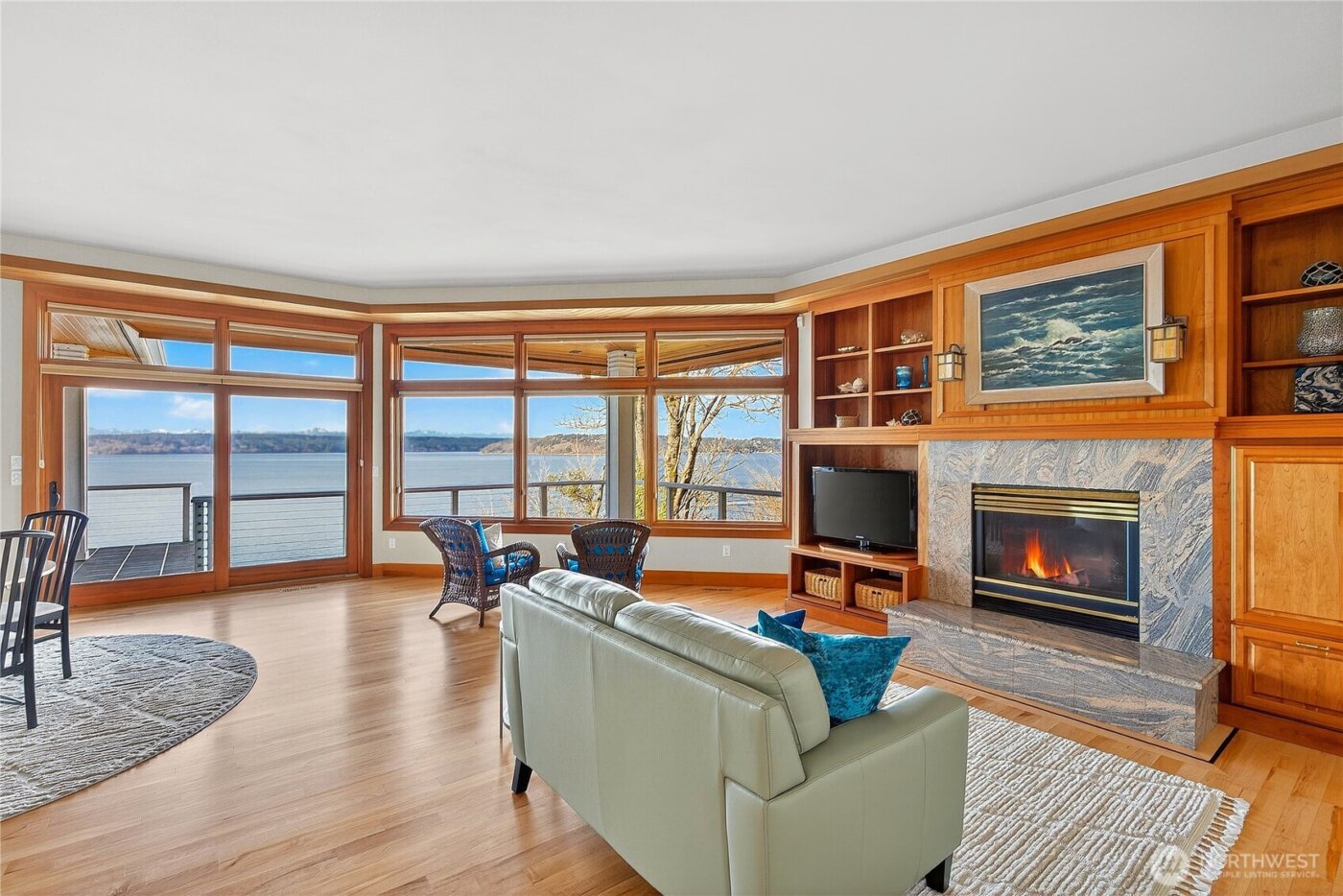 8204 East Side Drive NE, Tacoma, WA 98422