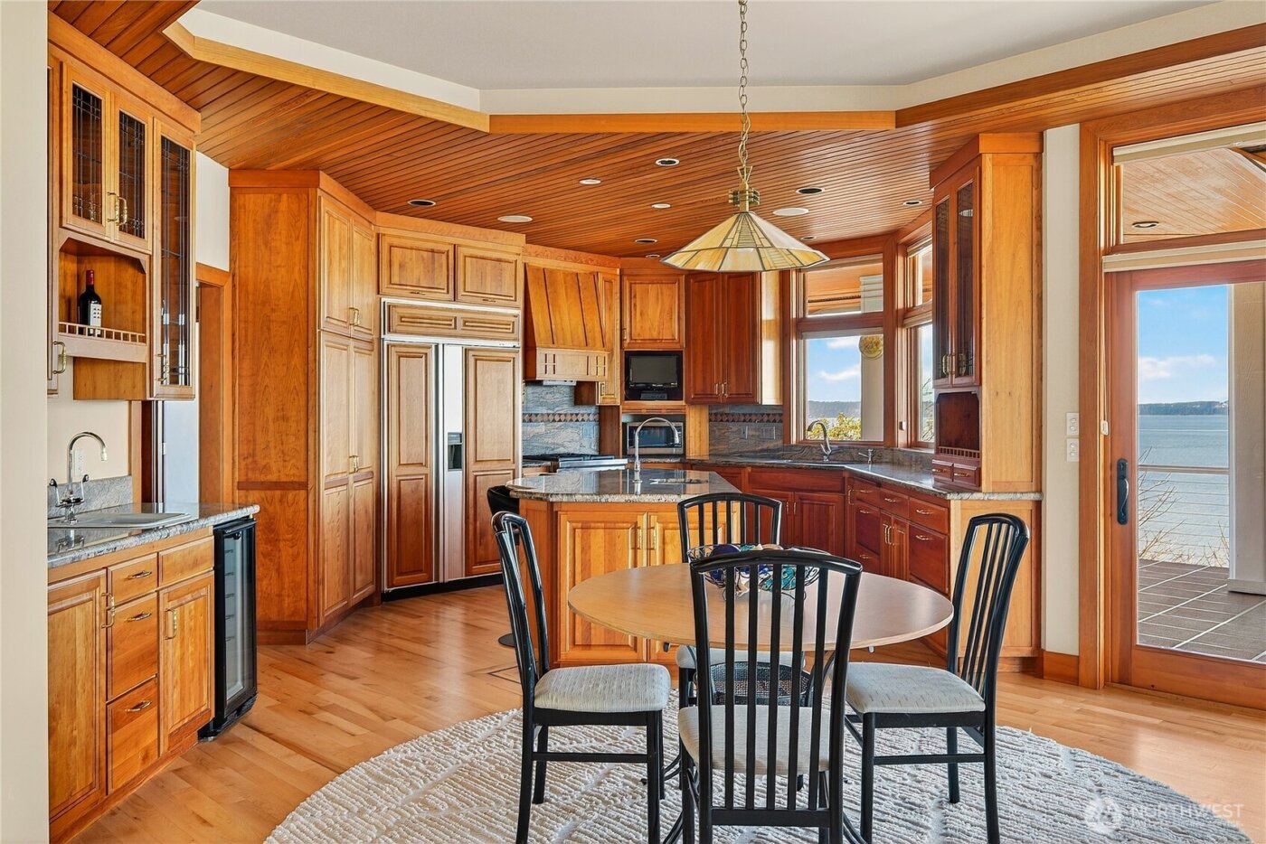 8204 East Side Drive NE, Tacoma, WA 98422