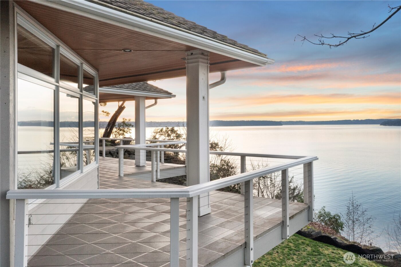 8204 East Side Drive NE, Tacoma, WA 98422