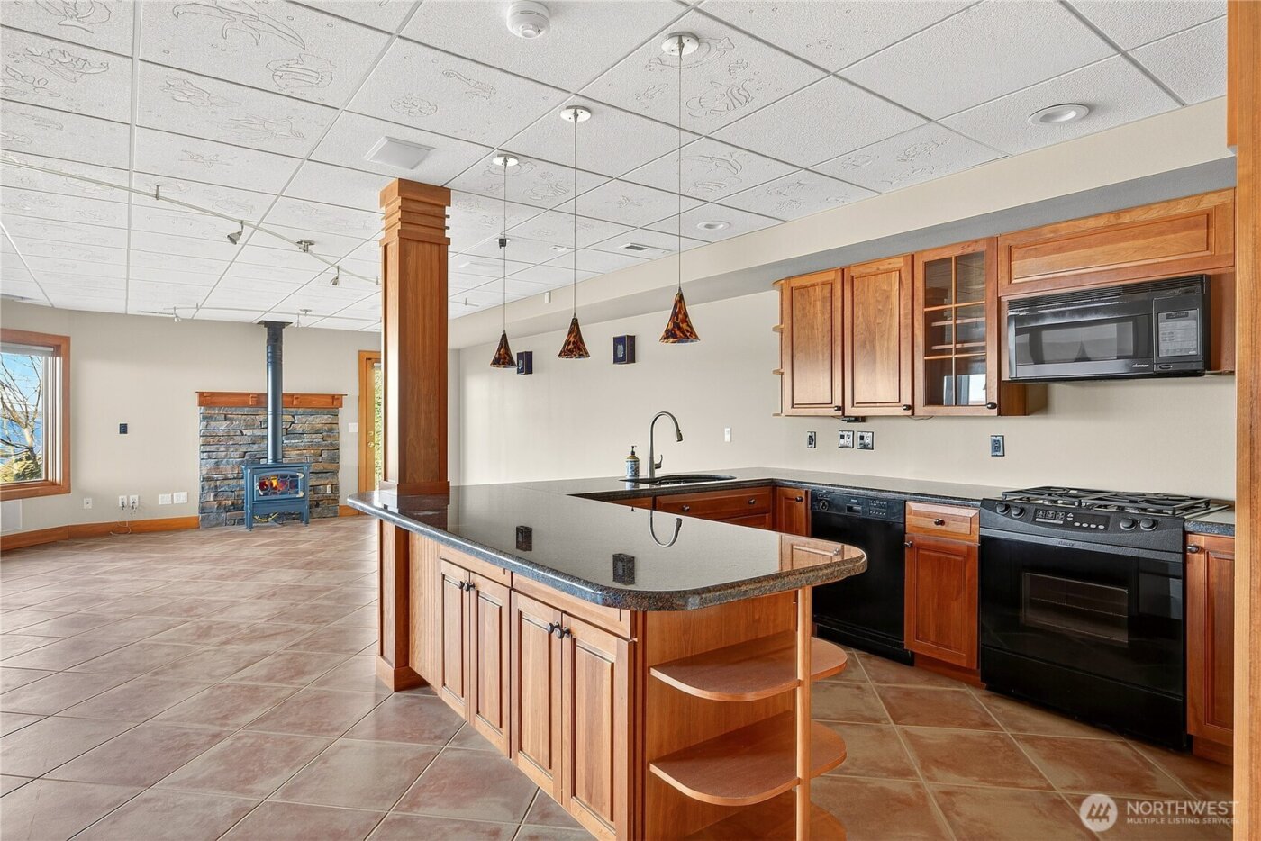 8204 East Side Drive NE, Tacoma, WA 98422