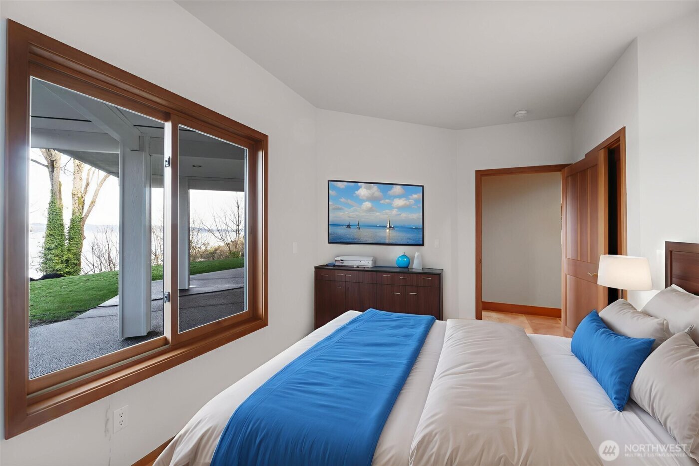 8204 East Side Drive NE, Tacoma, WA 98422