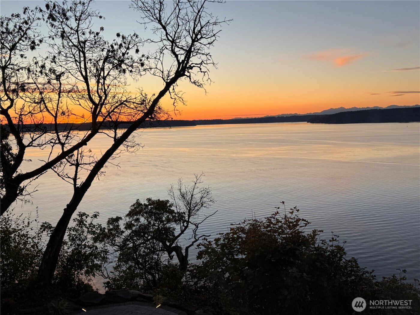 8204 East Side Drive NE, Tacoma, WA 98422